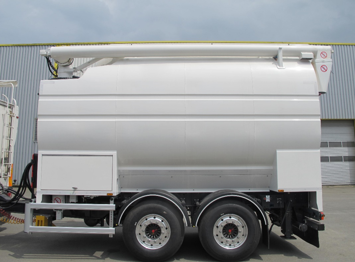 Bulk feed trailers
